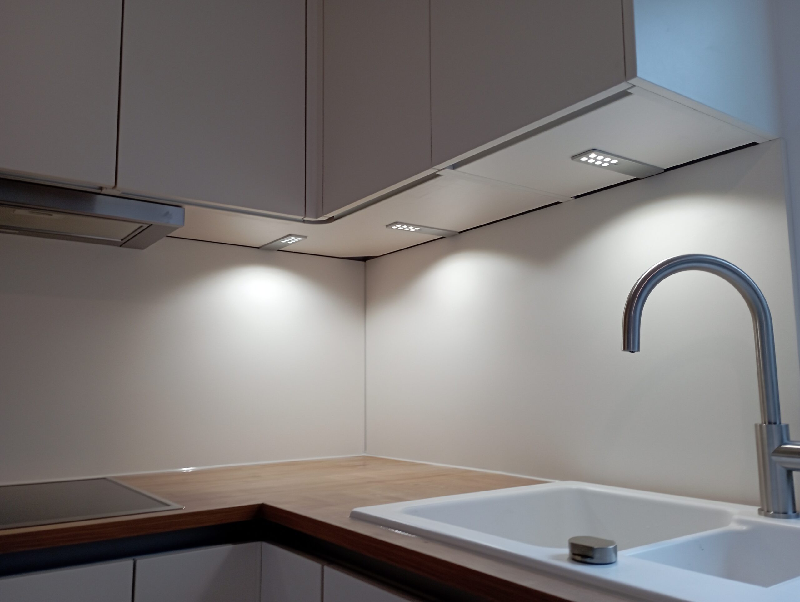 Umzugsstrategie Küche: Unsere Profi-Tipps für Ihre stressfreie Küchenverlagerung